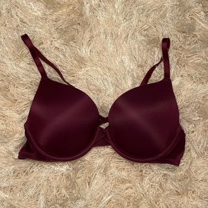NWOT 💋 Victoria’s Secret Tshirt Push Up Bra